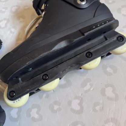 THEM - Black 909 Aggressive Inline Skates (L / USED)