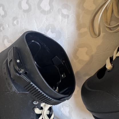 THEM - Black 909 Aggressive Inline Skates (L / USED)