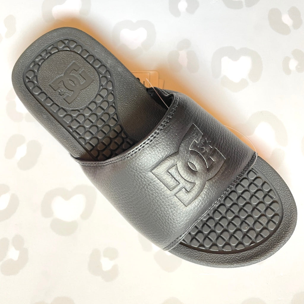 DC SHOES - Bolsa (Triple Black) Slides Sandals