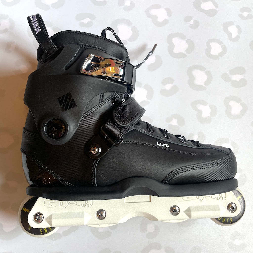 USD - Carbon + 50/50 Complete Aggressive Inline Skate