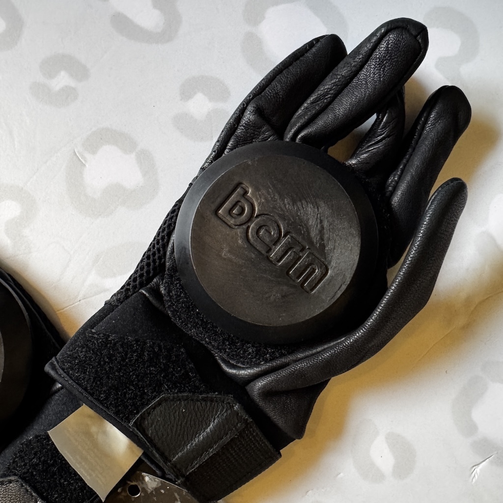 BERN - Haight (Black / Blue) Slide Gloves 