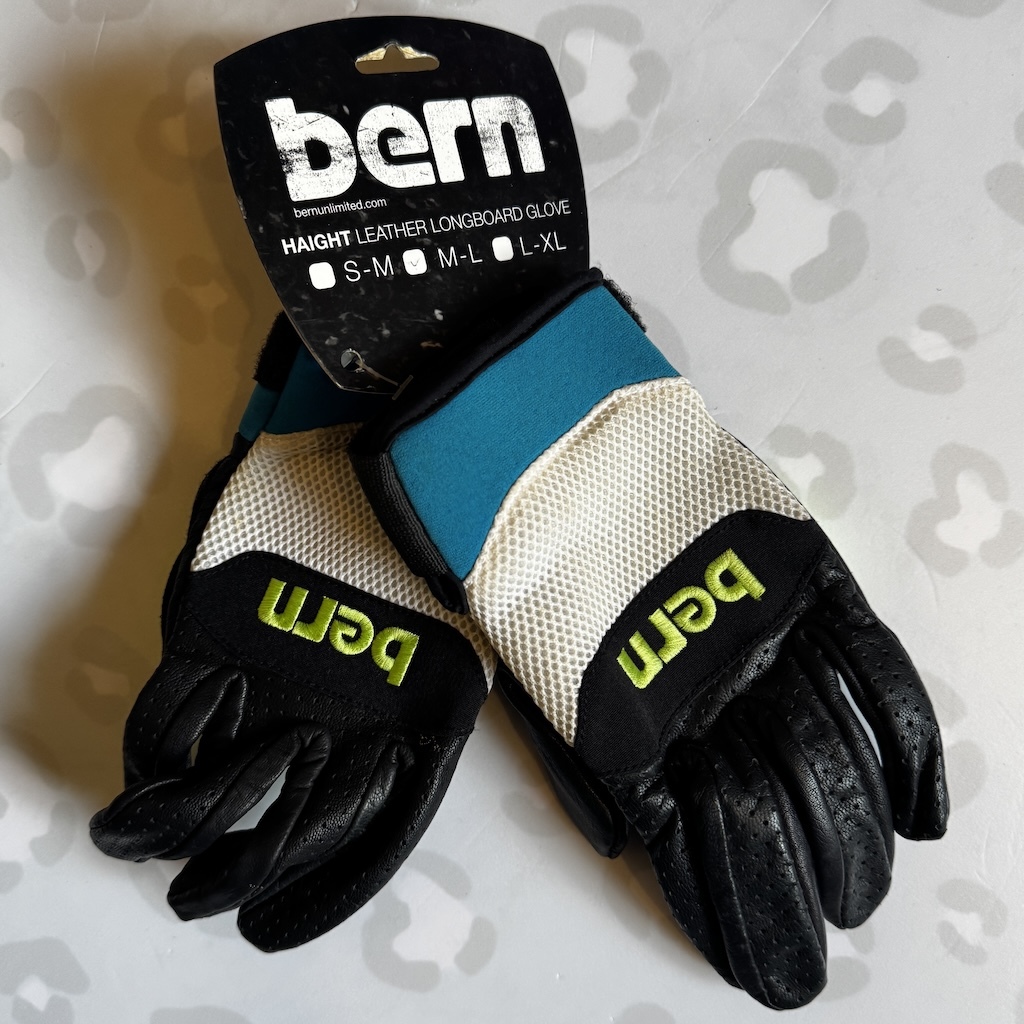 BERN - Haight (Black / Blue) Slide Gloves 