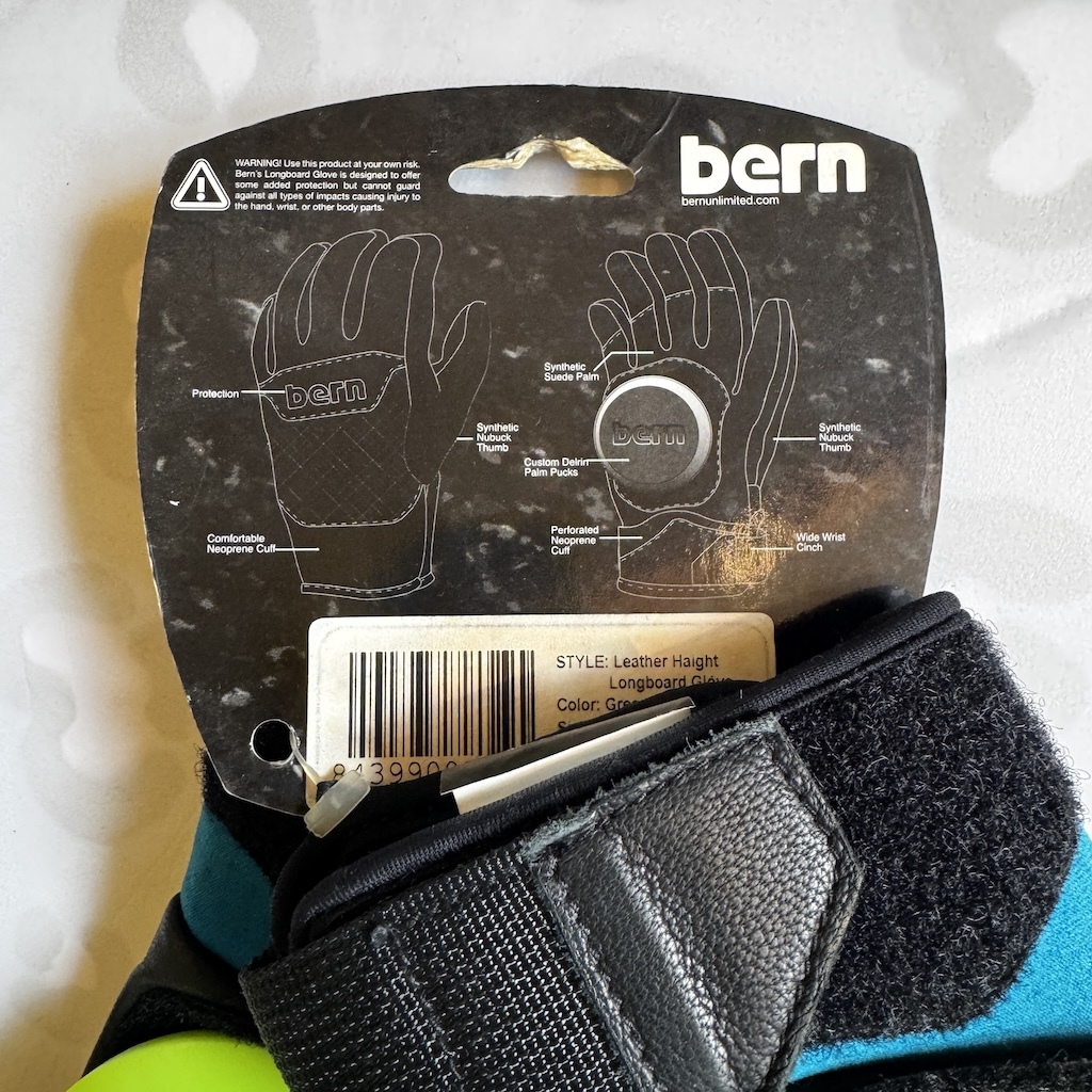 BERN - Haight (Black / Blue) Slide Gloves 