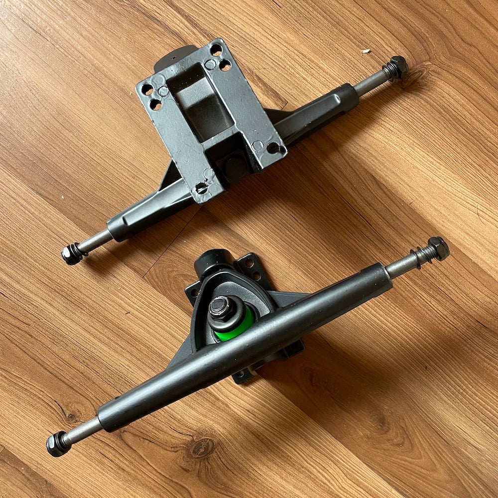 BLANK - Black 7.25" Longboard Trucks