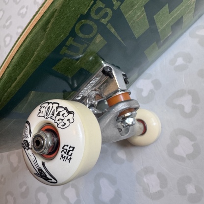 BAKER - Tyson Ribbon Green Veneer 8.5" Complete Skateboard (Independent Trucks + Bones Wheels Setup Promo)