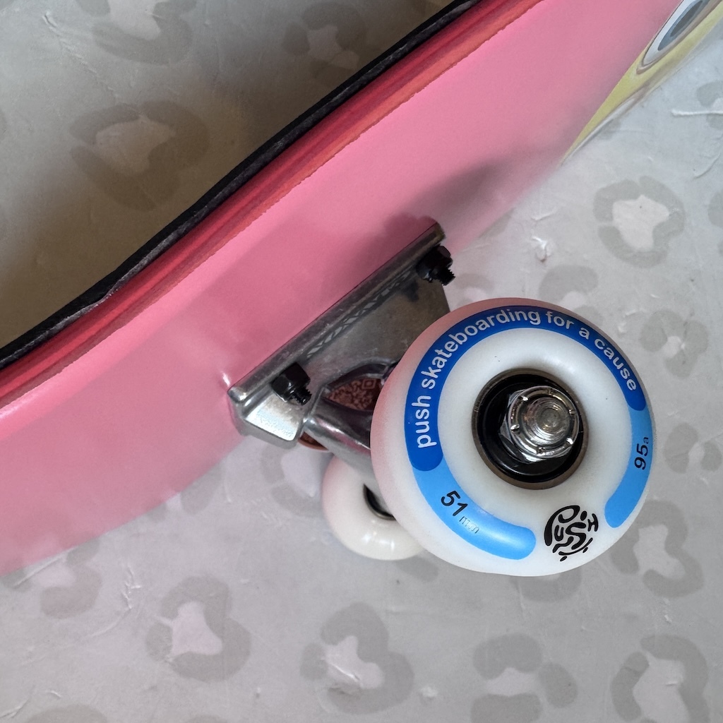 PUSH - Peek Over Soft Top 7.0" Complete Skateboard