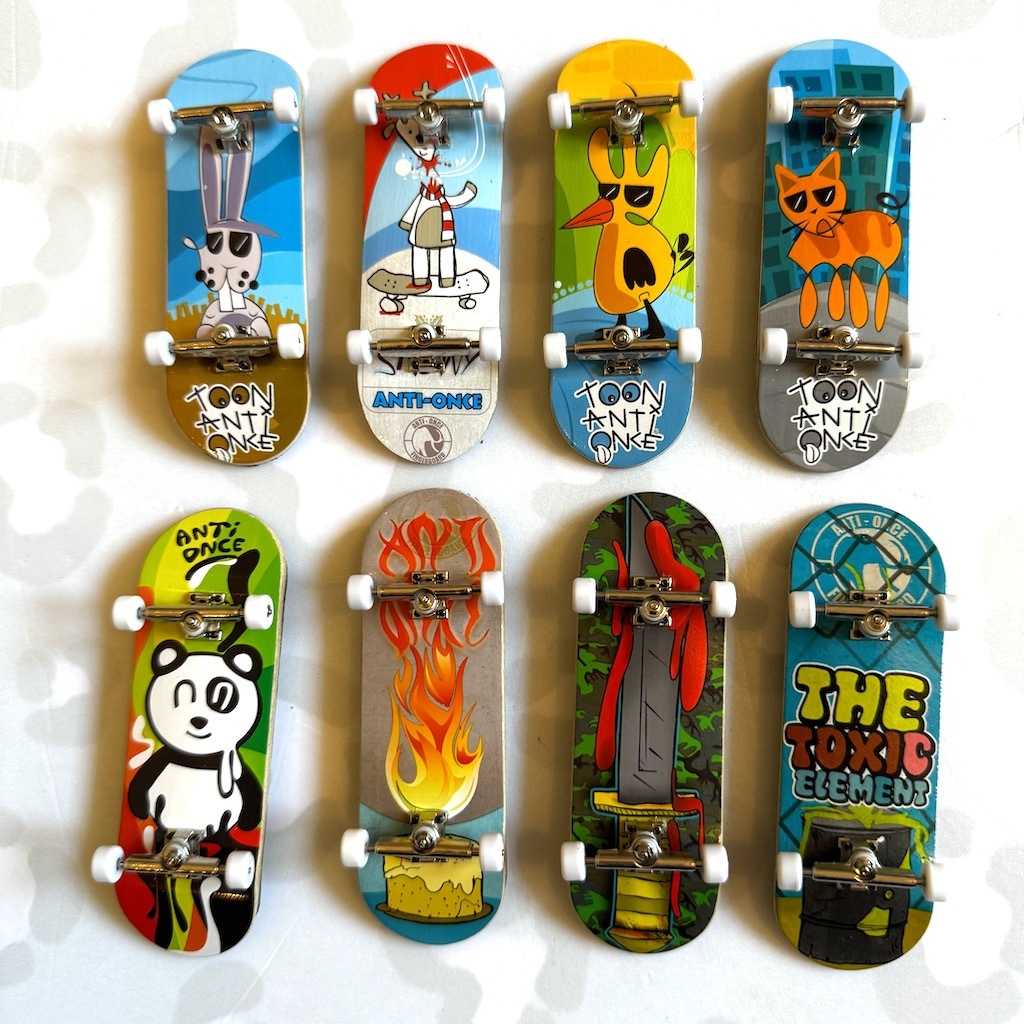 ANTI-ONCE - 32mm Wooden Complete Fingerboard (Various Designs)