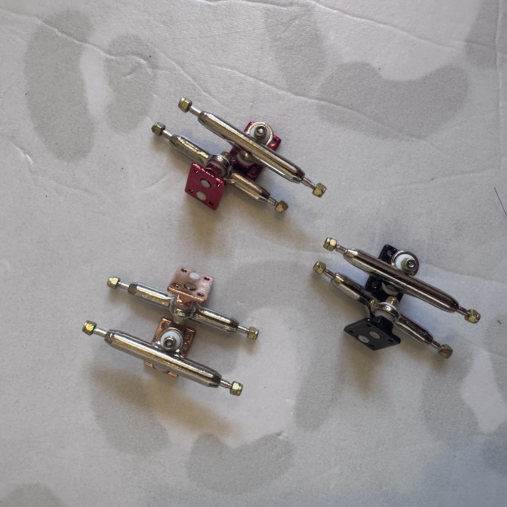 BLANK - VTX 34mm Fingerboard Trucks (Various Colours)
