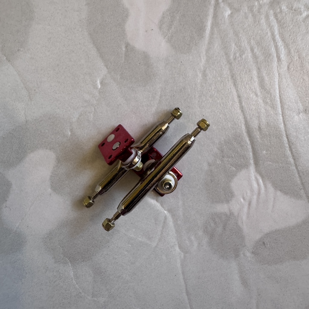 BLANK - VTX 34mm Fingerboard Trucks (Various Colours)