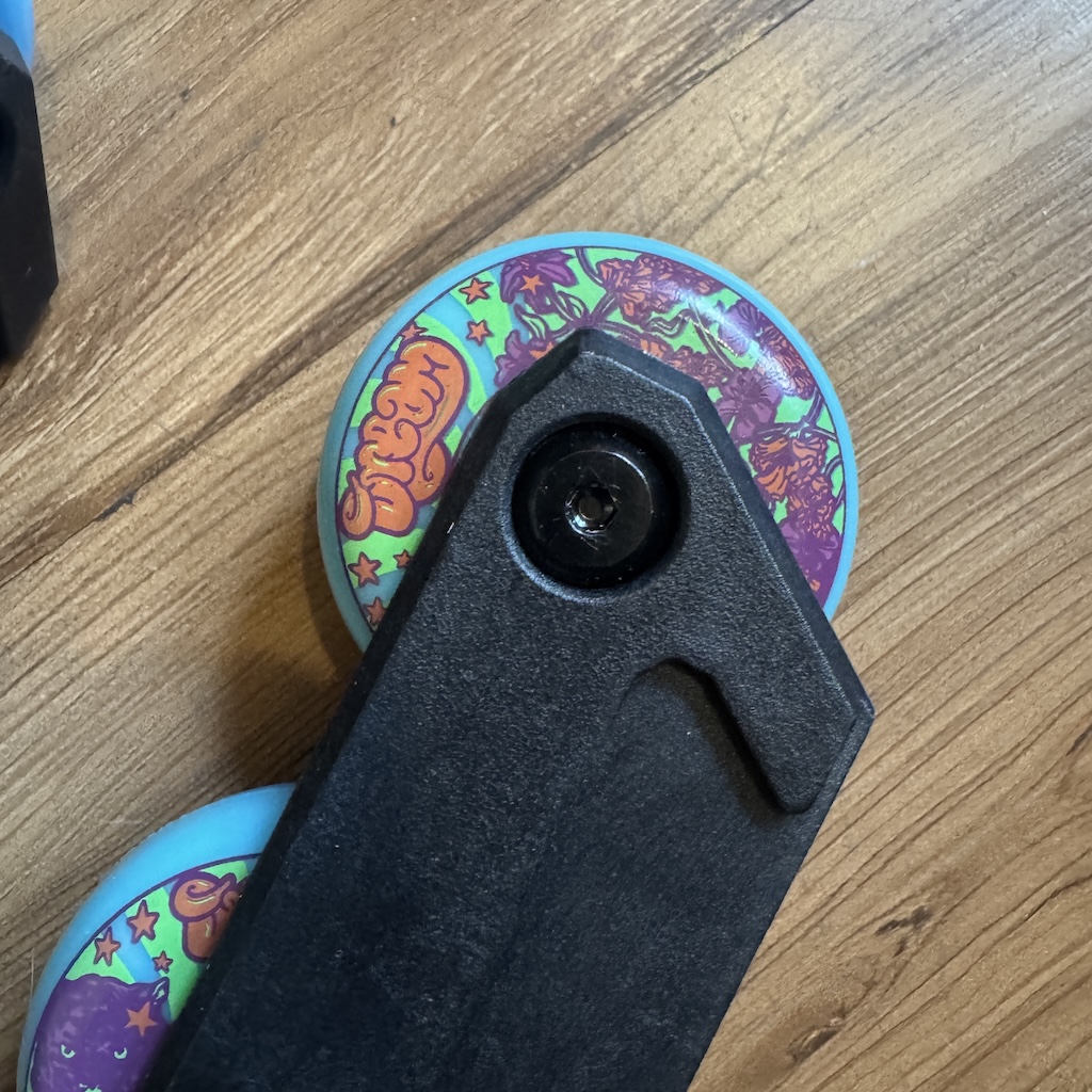 DREAM - Roadshow UFS Aggressive Inline Skate Frameset 