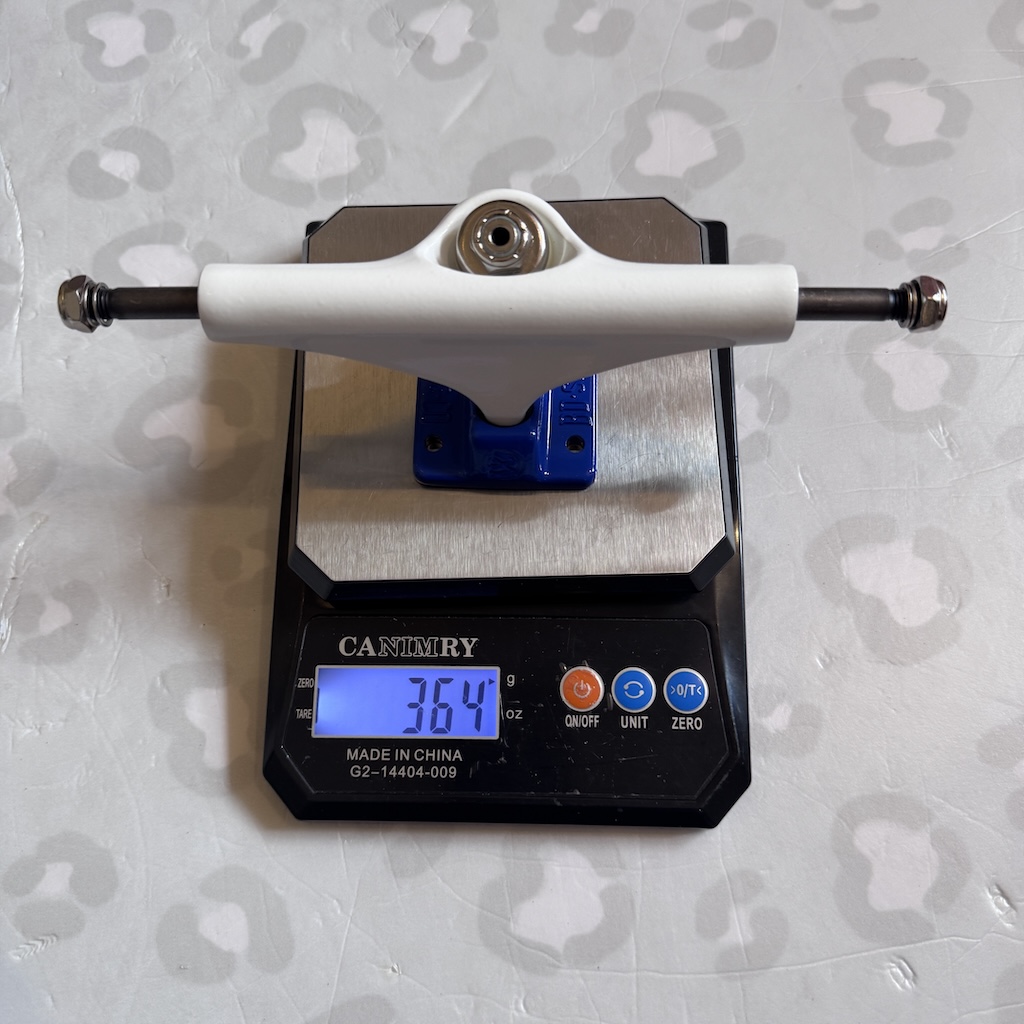 BD SKATE CO - Blue/White Hollow Light II 5.5" Skateboard Trucks