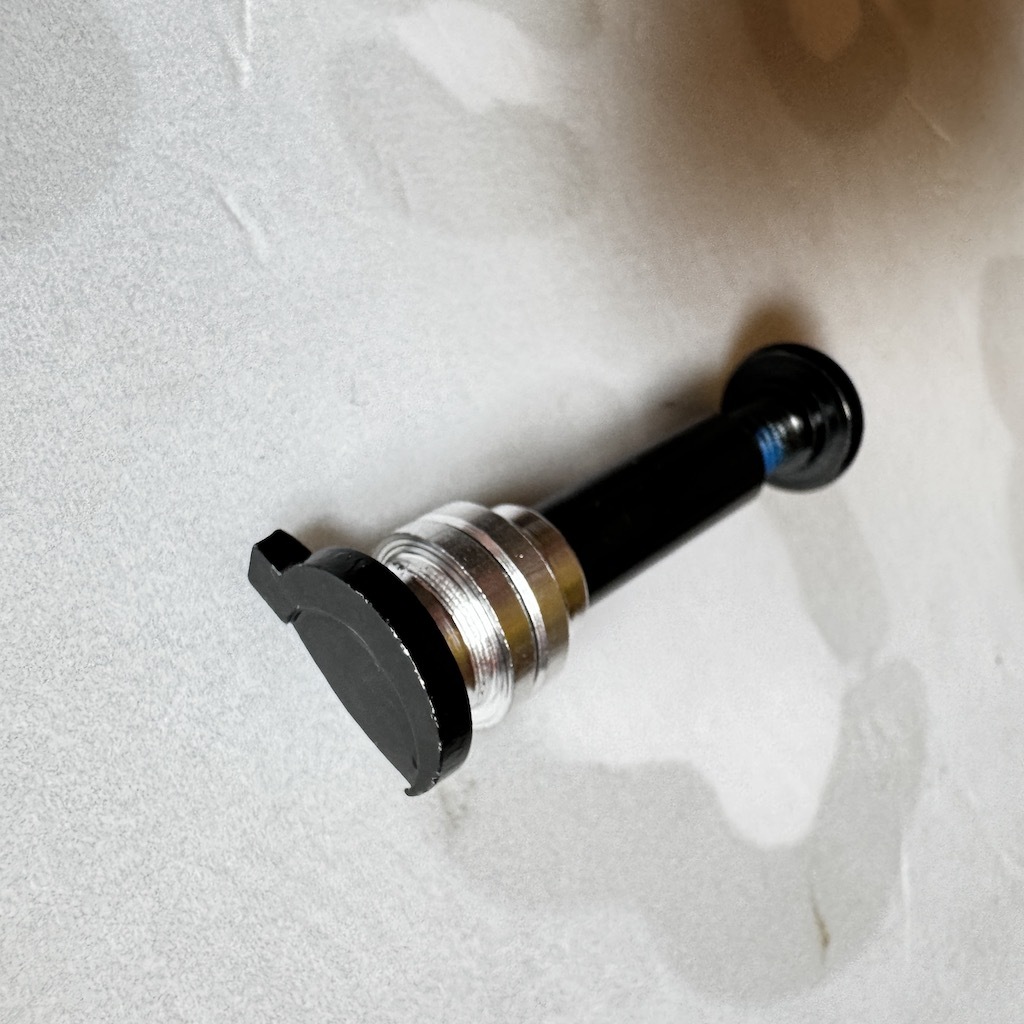 GROUND CONTROL - 8mm Sickle Axle Set For Aggressive Inline