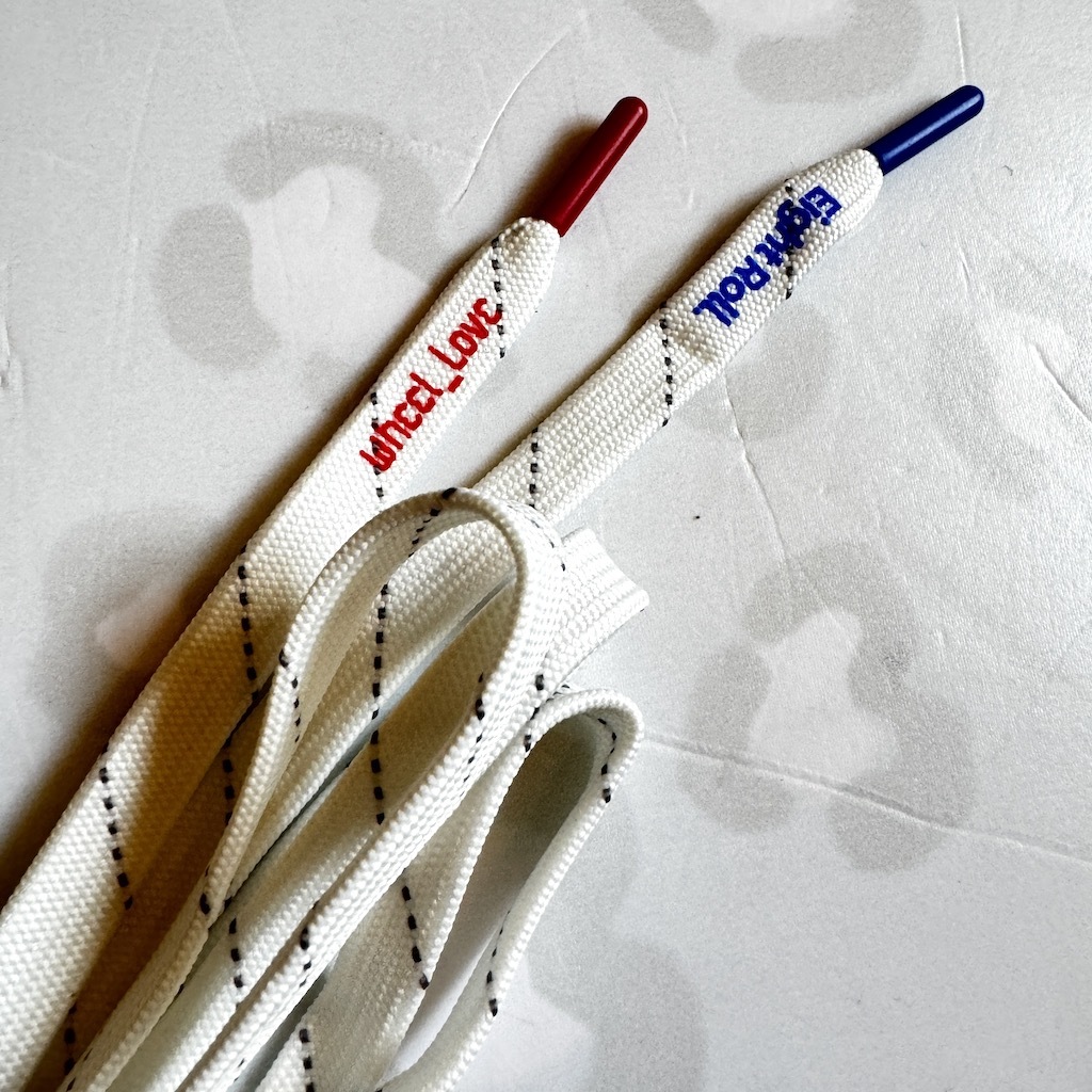 WHEEL LOVE - 8Roll Red/Blue Skate Laces