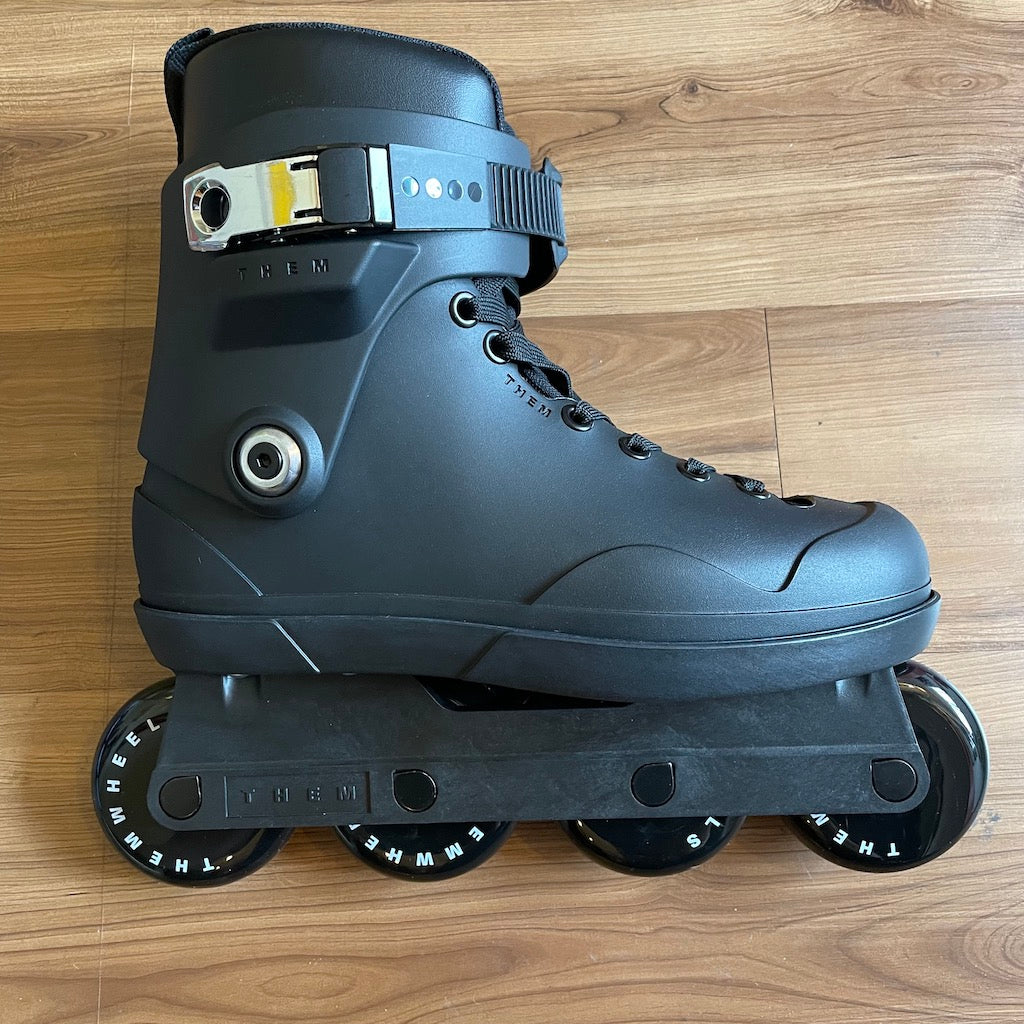 THEM SKATES 909 Complete ブラック インラインスケートTHEM THEM SKATES 909 Complete ブラック インラインスケートTHEM