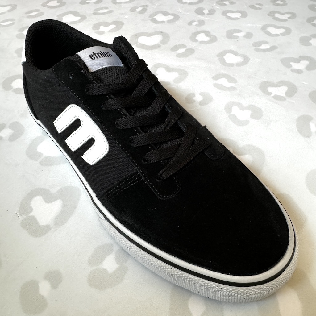 ETNIES - Calli Vulc (Black / White) Skate Shoes
