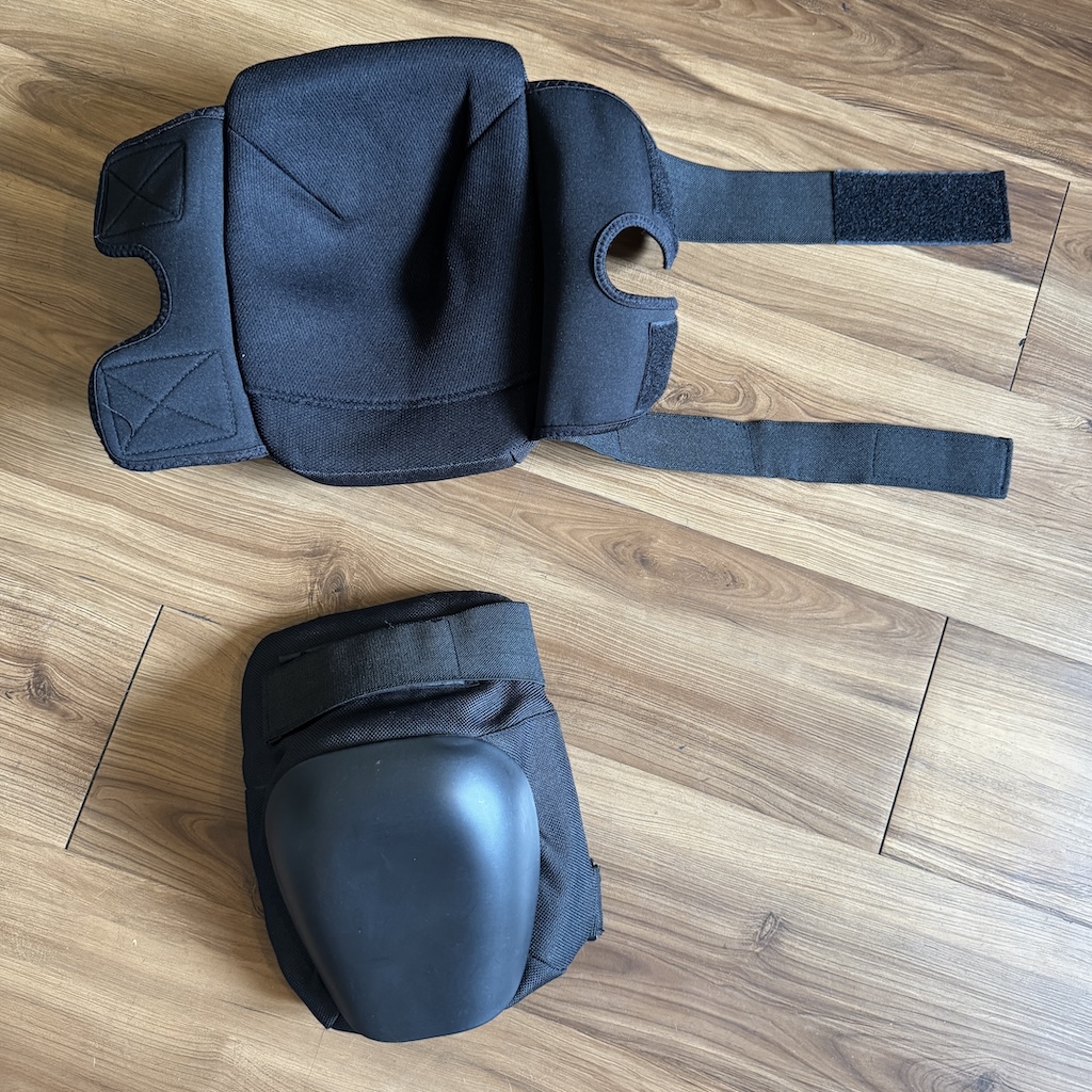 SKATEGEAR - Black Stunt Knee Pad Set