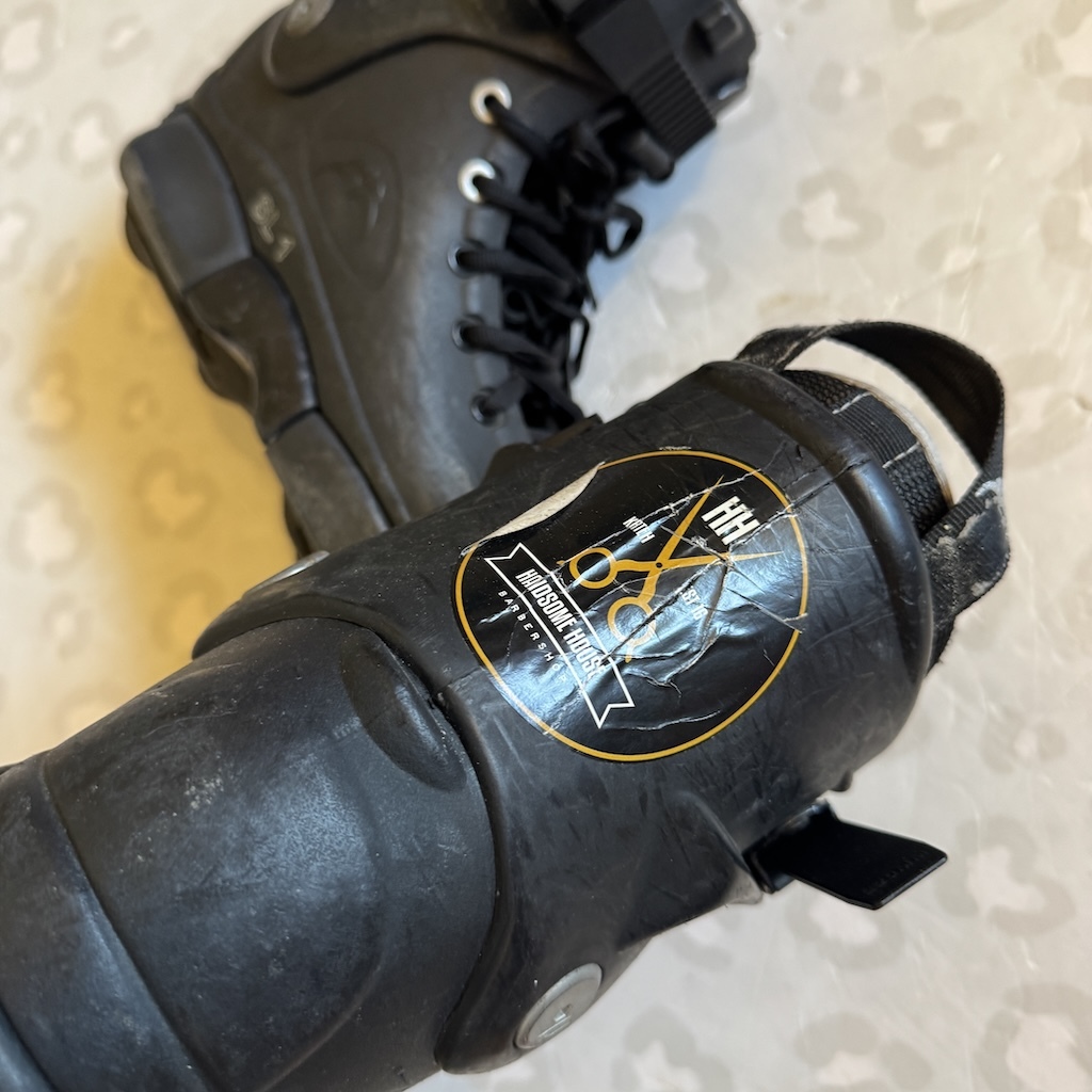 RAZORS - SL1 Black Aggressive Inline Skates (US9 / USED)