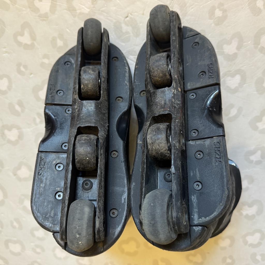 RAZORS - SL1 Black Aggressive Inline Skates (US9 / USED)