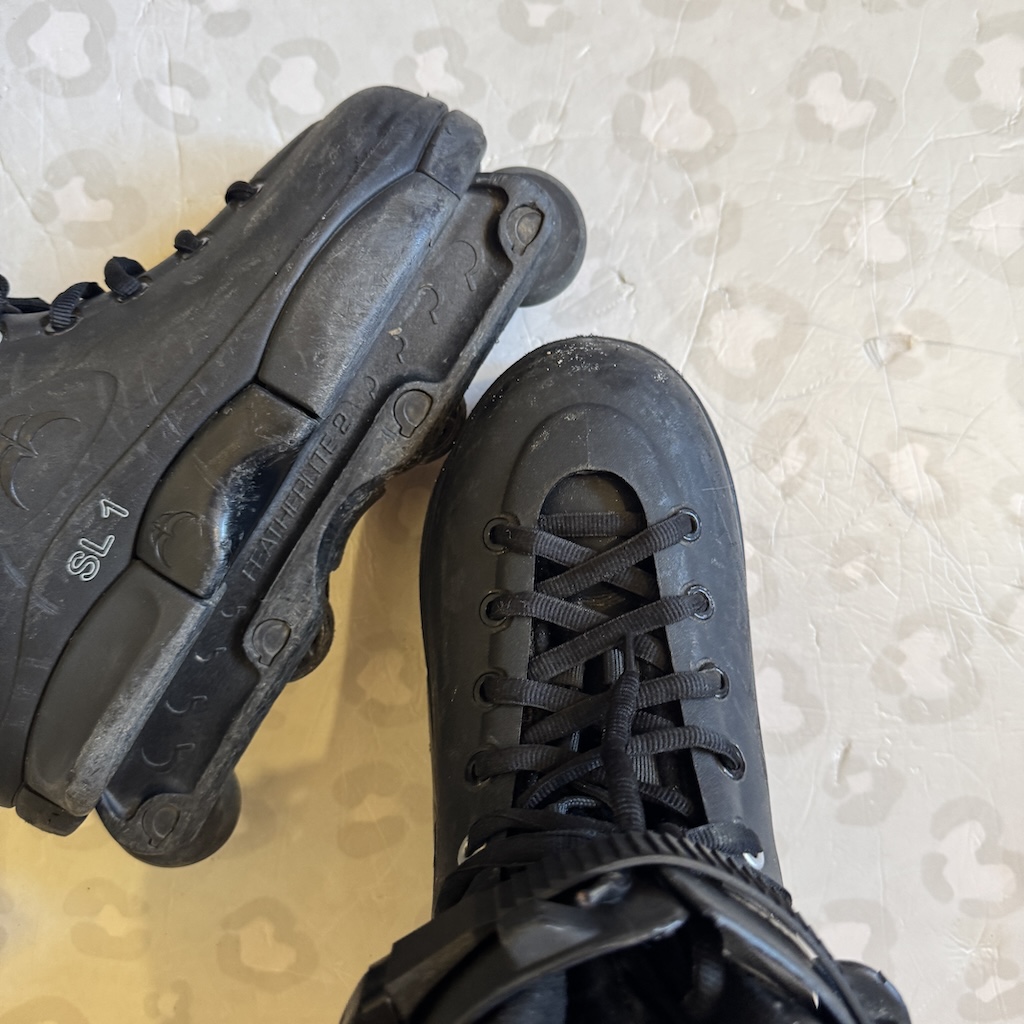 RAZORS - SL1 Black Aggressive Inline Skates (US9 / USED)