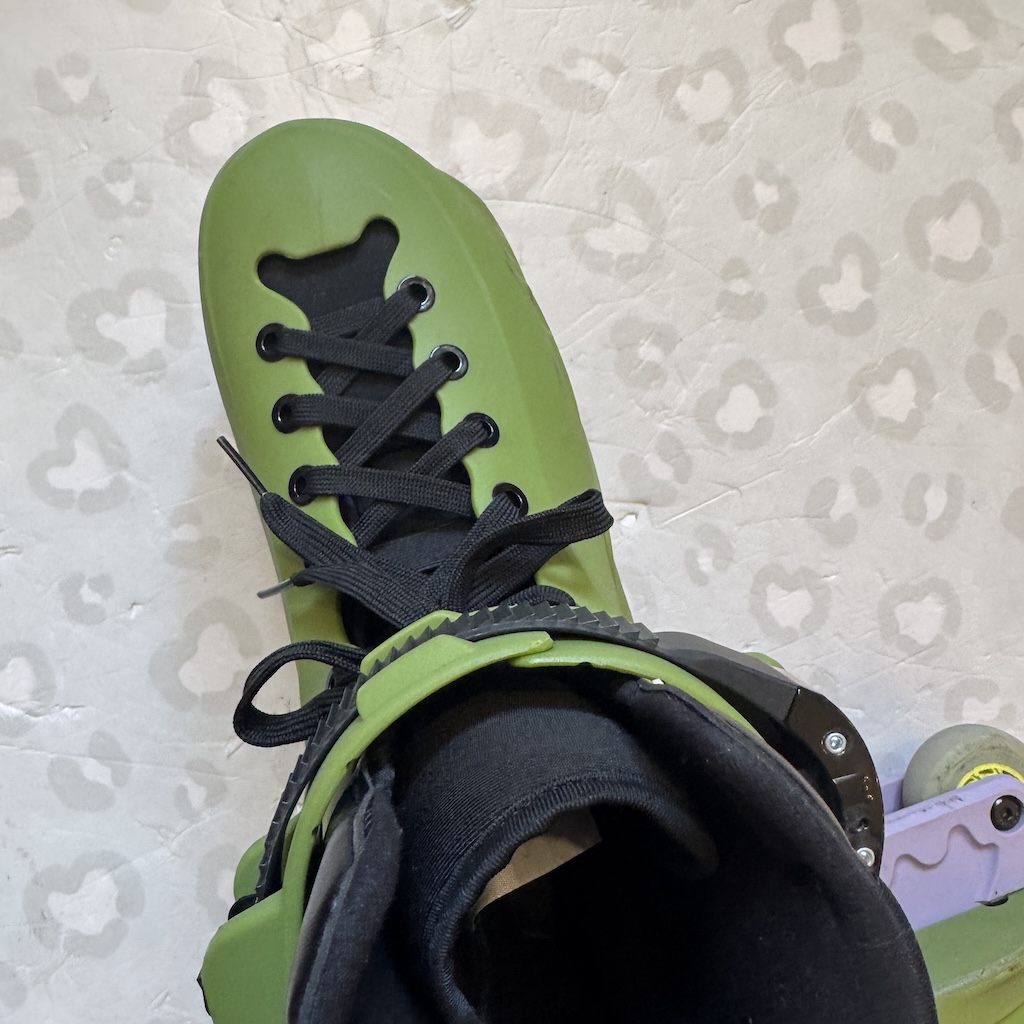 ECHO - Verve Green Aggressive Inline Skates (US10.5 / USED)