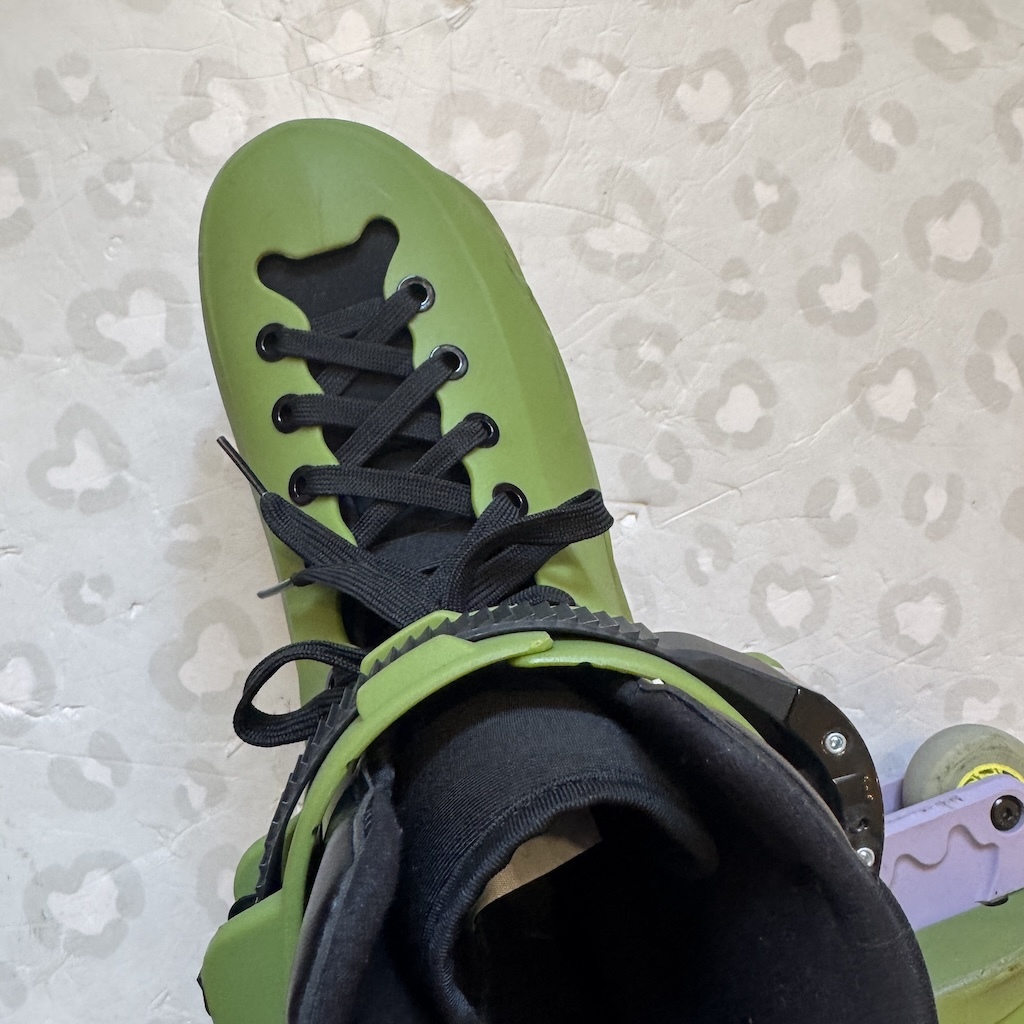 ECHO - Verve Green Aggressive Inline Skates (US10.5 / USED)