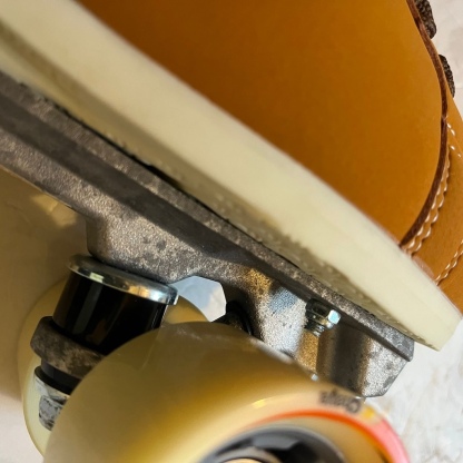 CHAYA - Vintage Cappuccino Roller Skates (EU36 / USED)