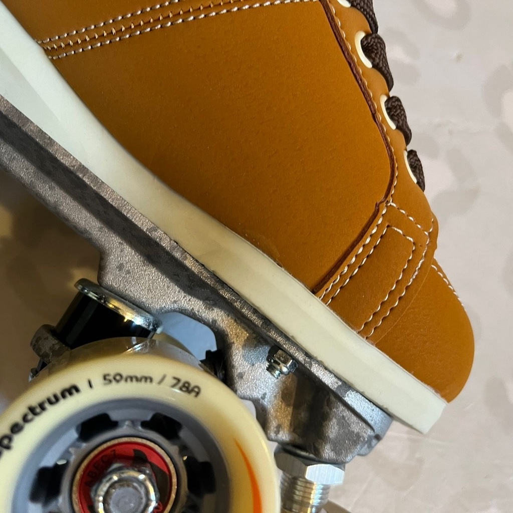 CHAYA - Vintage Cappuccino Roller Skates (EU36 / USED)