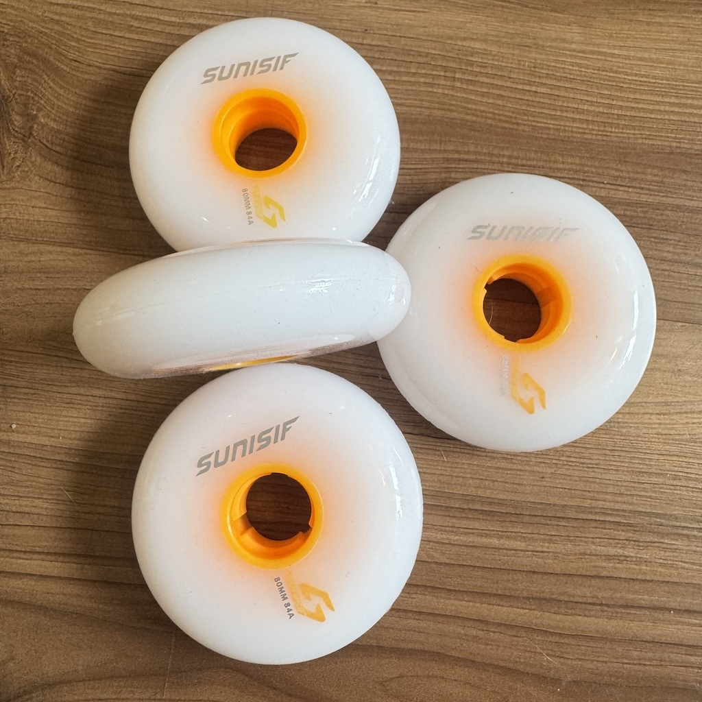 SUNISIF - Orange / Cloudy White 80mm/84a Urban Inline Skate Wheels
