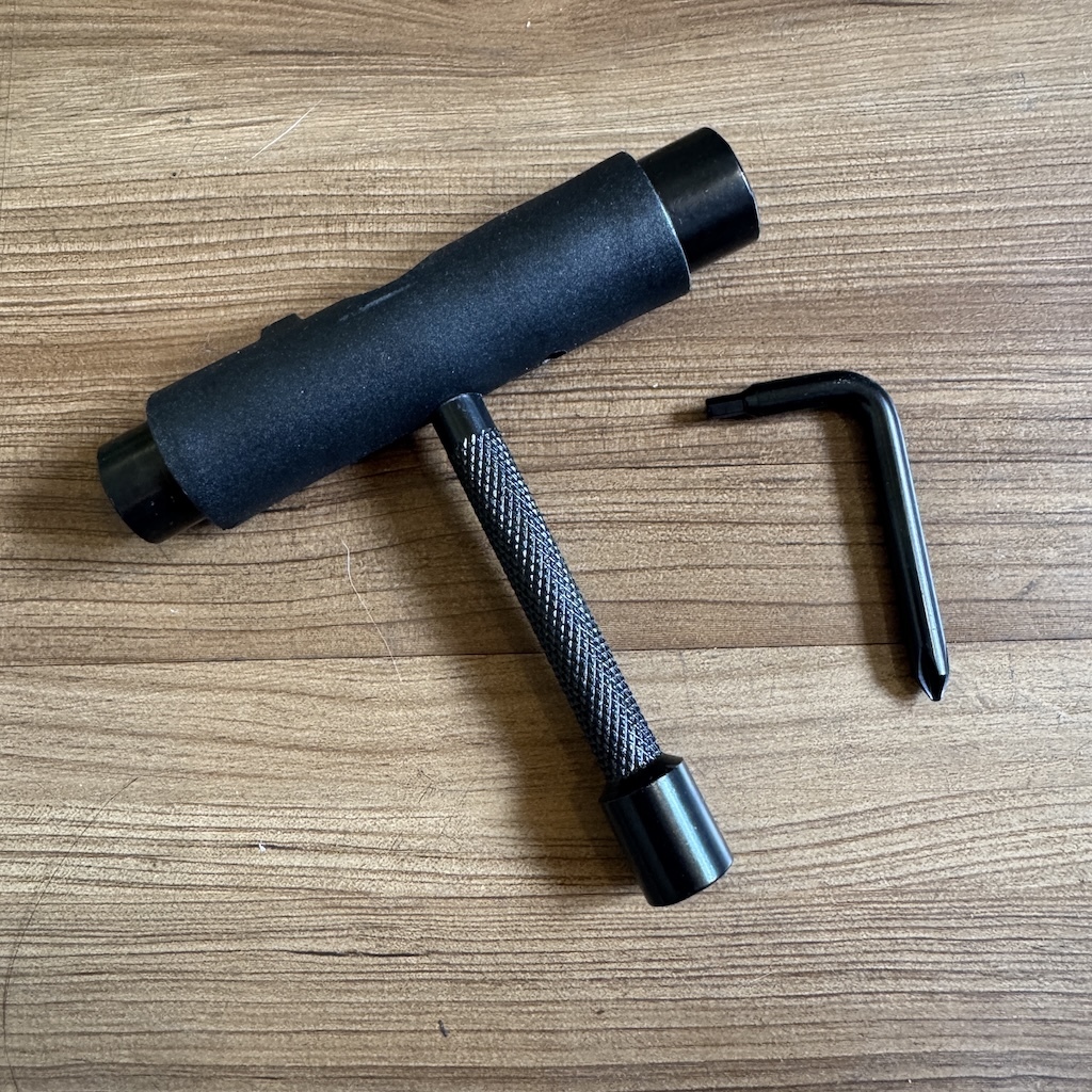 BLANK - Black Steel Skateboard T-tool