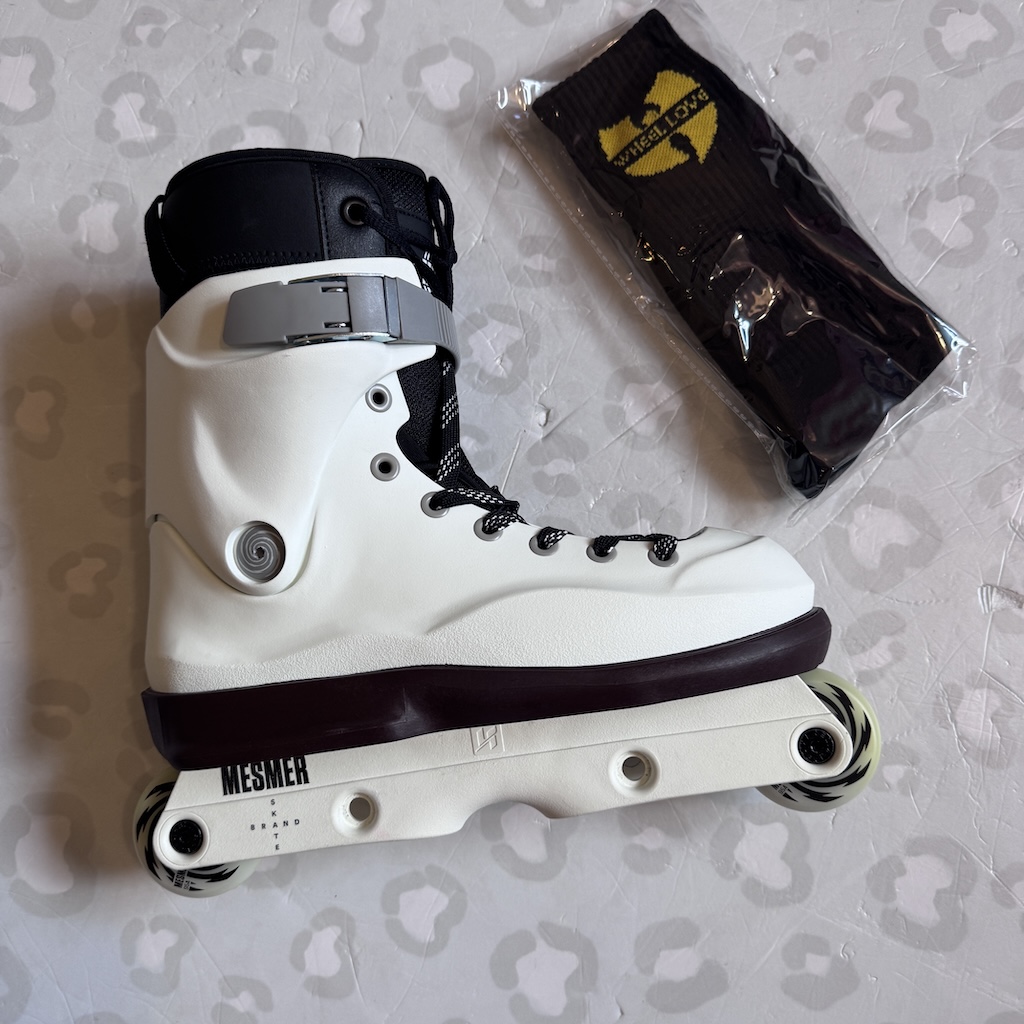 MESMER - TS1 White Aggressive Inline Skates (CLEARANCE PROMO / Levi Plate EU42-43)