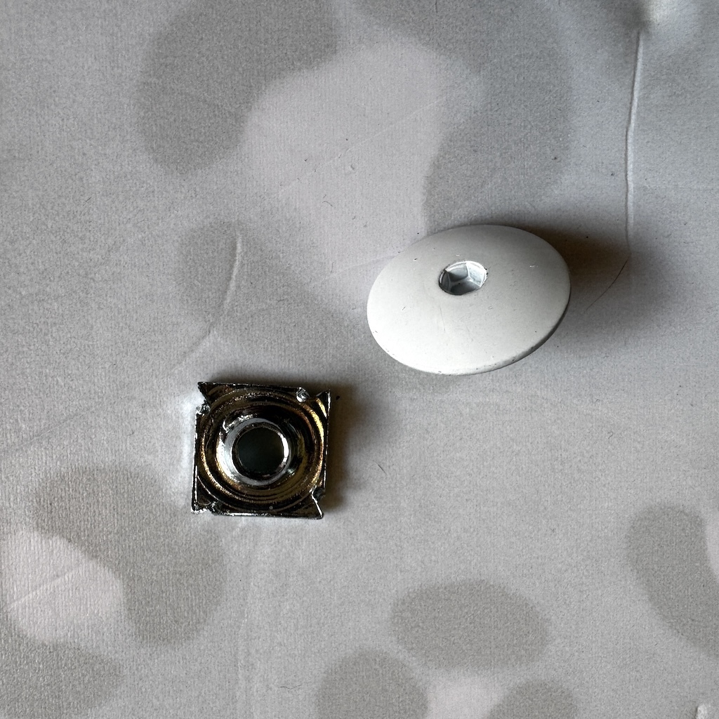 USD - White Cuff Screw & Nut Set For Inline Skates