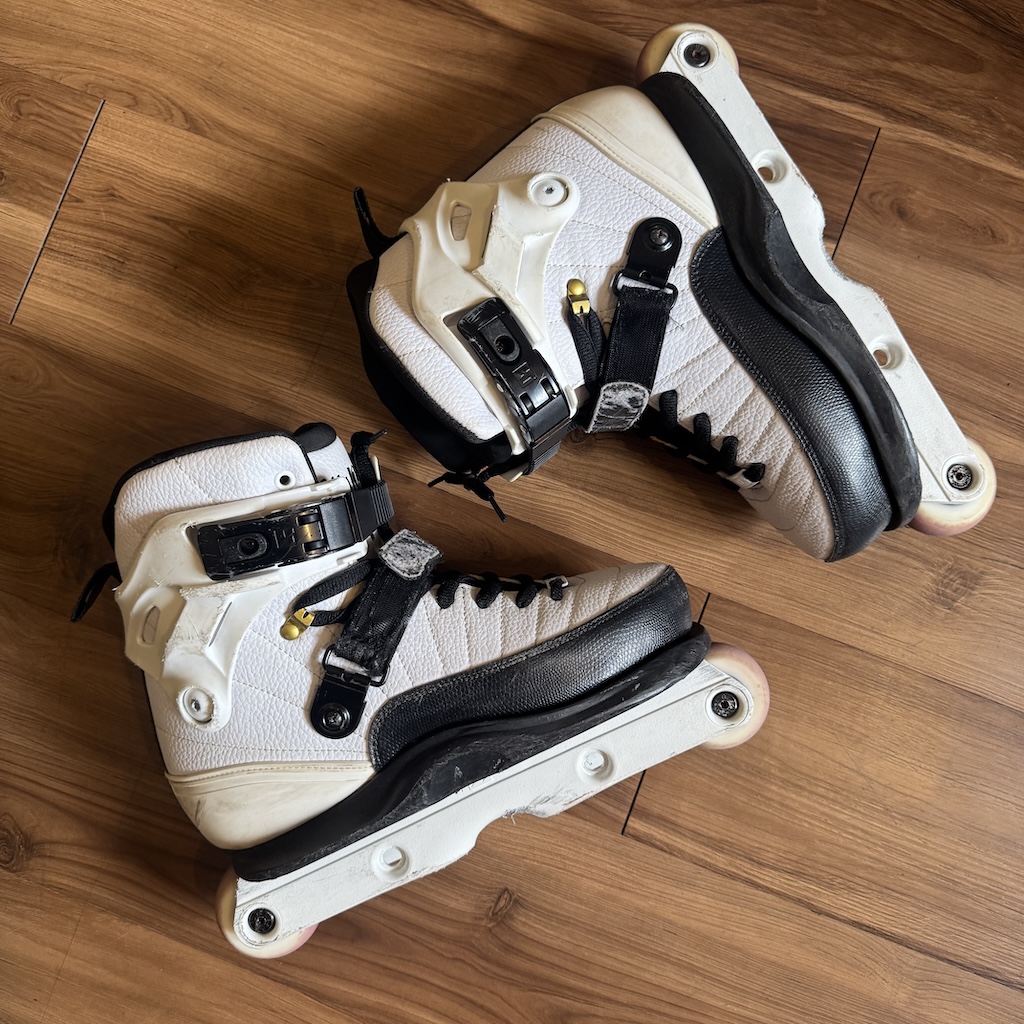 GAWDS - FM2 White Aggressive Inline Skates (EU42 / USED)