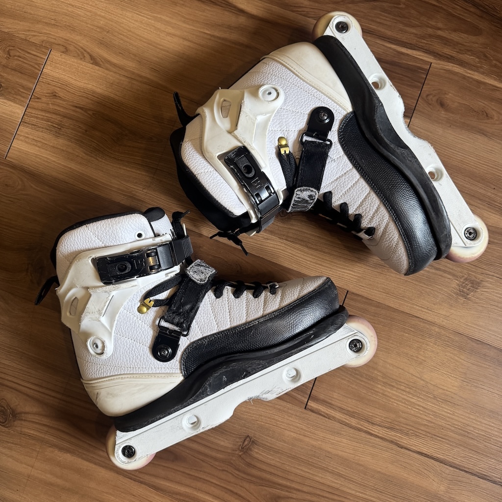 GAWDS - FM2 White Aggressive Inline Skates (EU42 / USED)