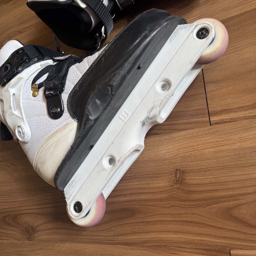 GAWDS - FM2 White Aggressive Inline Skates (EU42 / USED)