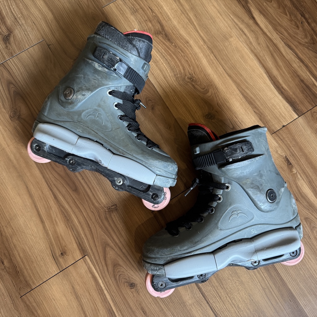 RAZORS - Grey SL Aggressive Inline Skates (EU42 / USED)