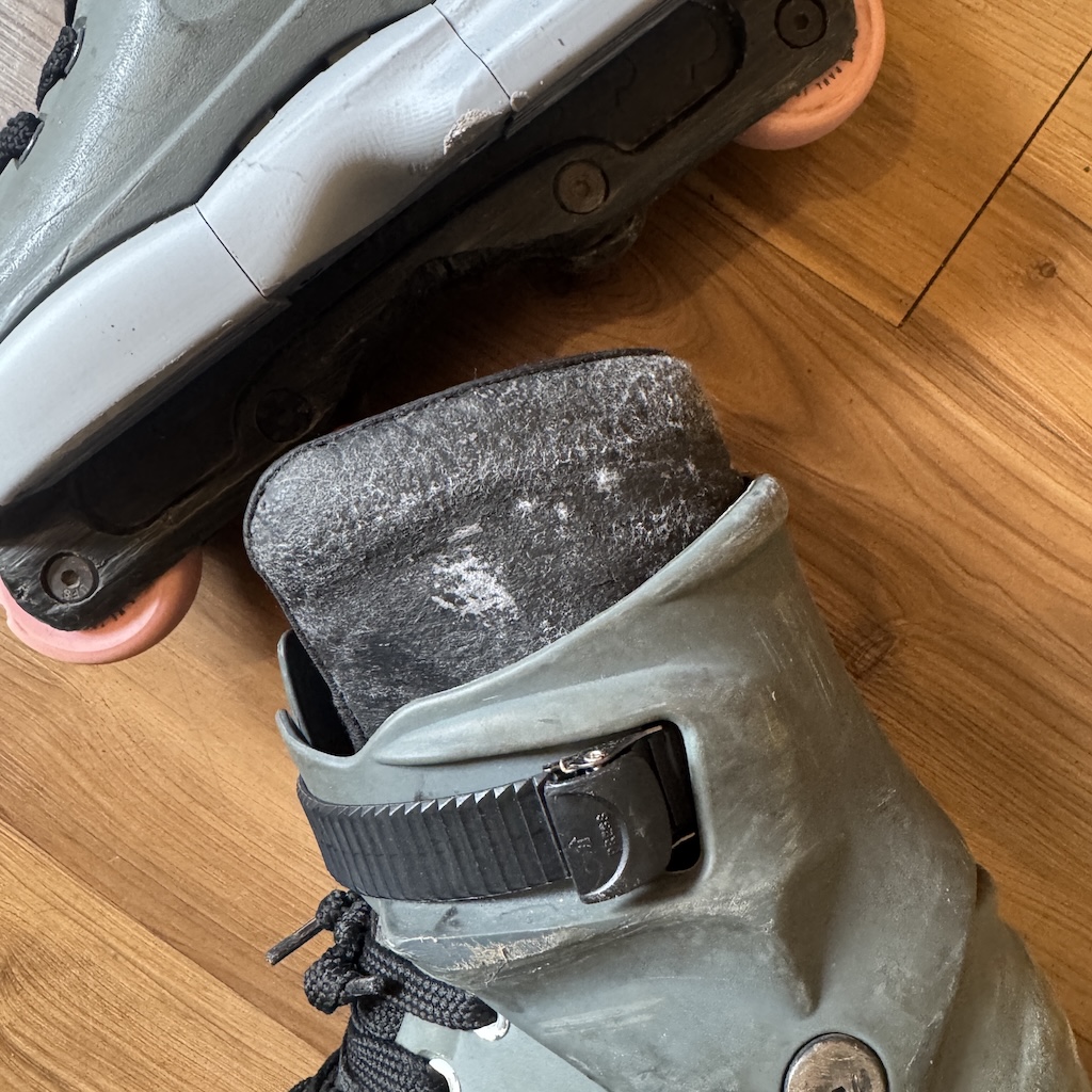 RAZORS - Grey SL Aggressive Inline Skates (EU42 / USED)