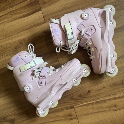 USD - Pink EQT Aeon Aggressive Inline Skates (EU43-44 / USED)