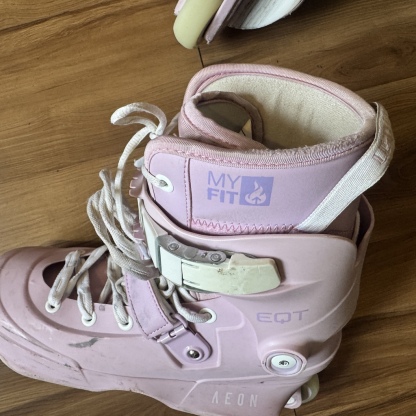 USD - Pink EQT Aeon Aggressive Inline Skates (EU43-44 / USED)