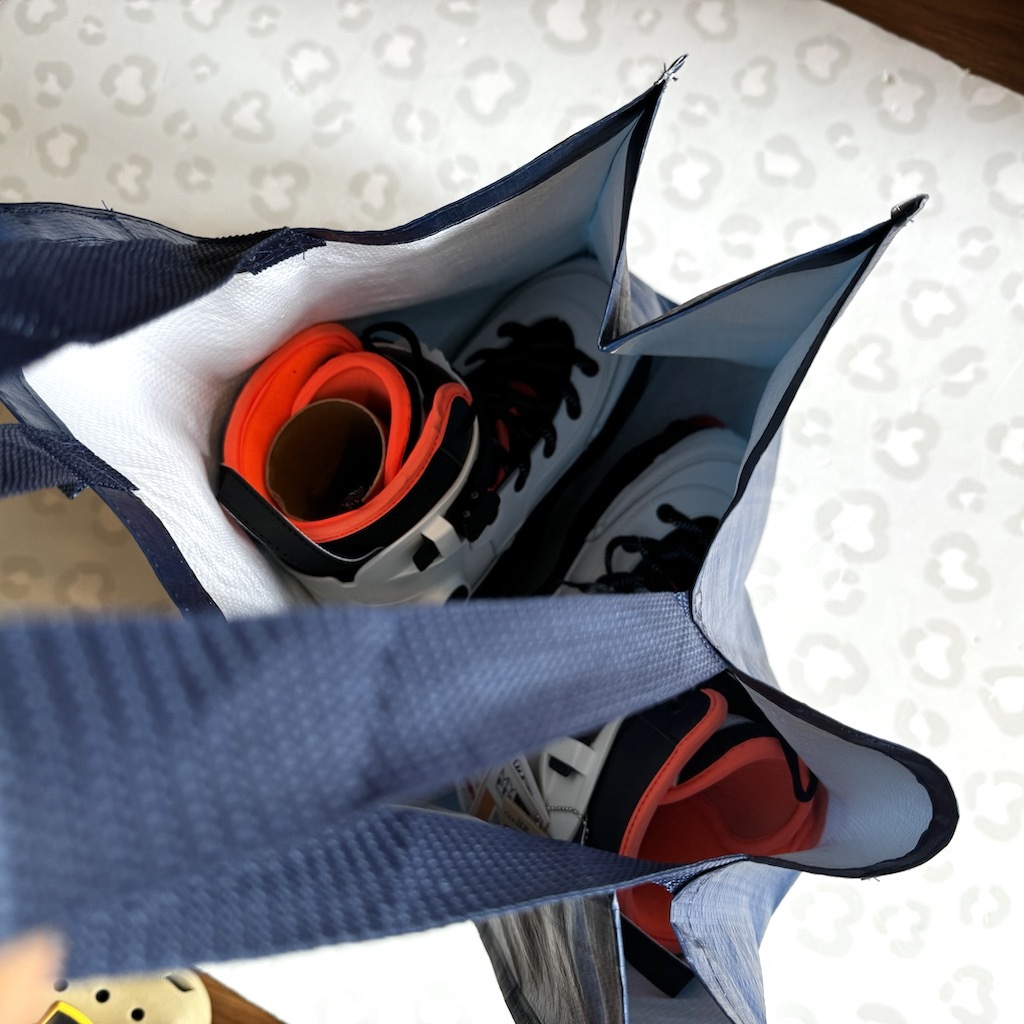 WHEEL LOVE - Medium Woven Skate Tote Bag