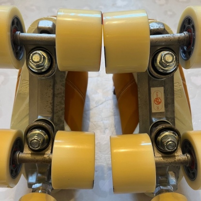 CHAYA - Vintage Cappuccino Roller Skates (EU36 / USED)