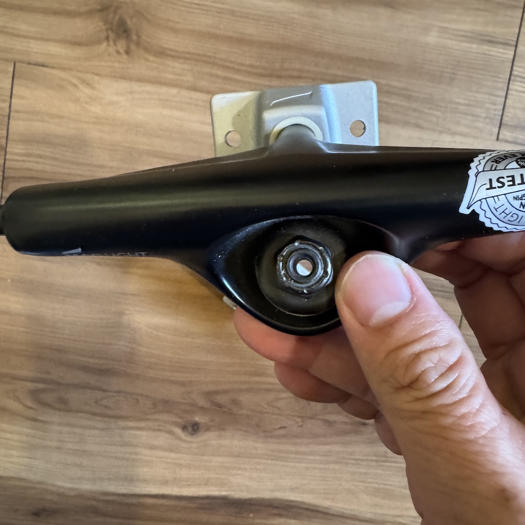 TENSOR - Mag Light Grey/Black Skateboard Trucks