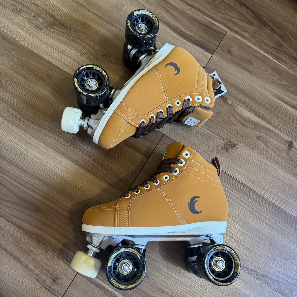 CHAYA - Vintage Cappuccino Roller Skates (EU39 / Voyager Wheels)