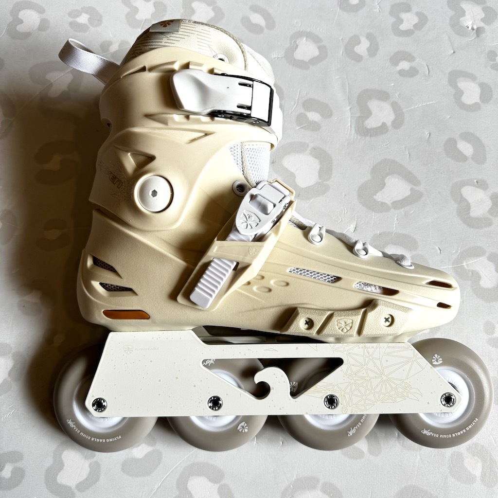 FLYING EAGLE - Sand F4+ Raven Urban Inline Skates
