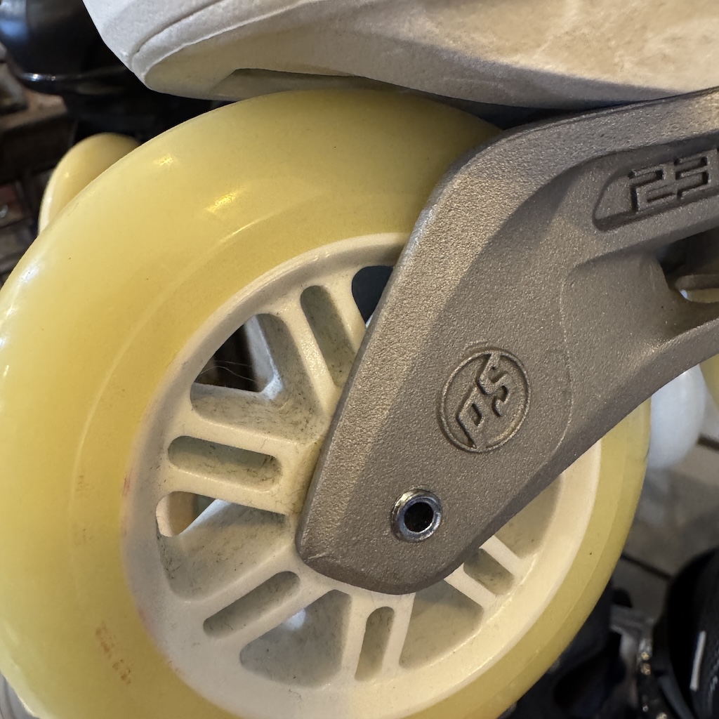 BLANK - One Sided 8mm Axle for Inline Skates