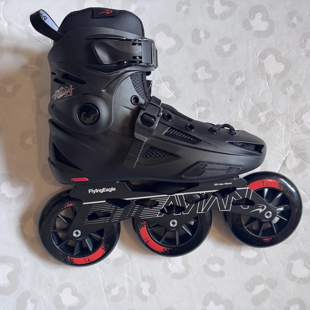 FLYING EAGLE - Black FBS+ Avian T110 Urban Inline Skates