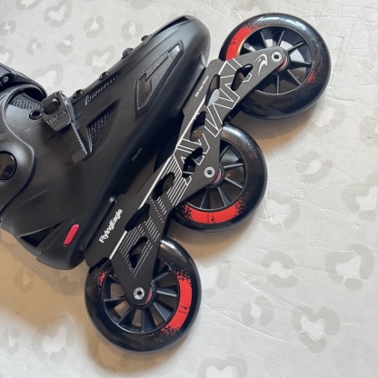 FLYING EAGLE - Black FBS+ Avian T110 Urban Inline Skates