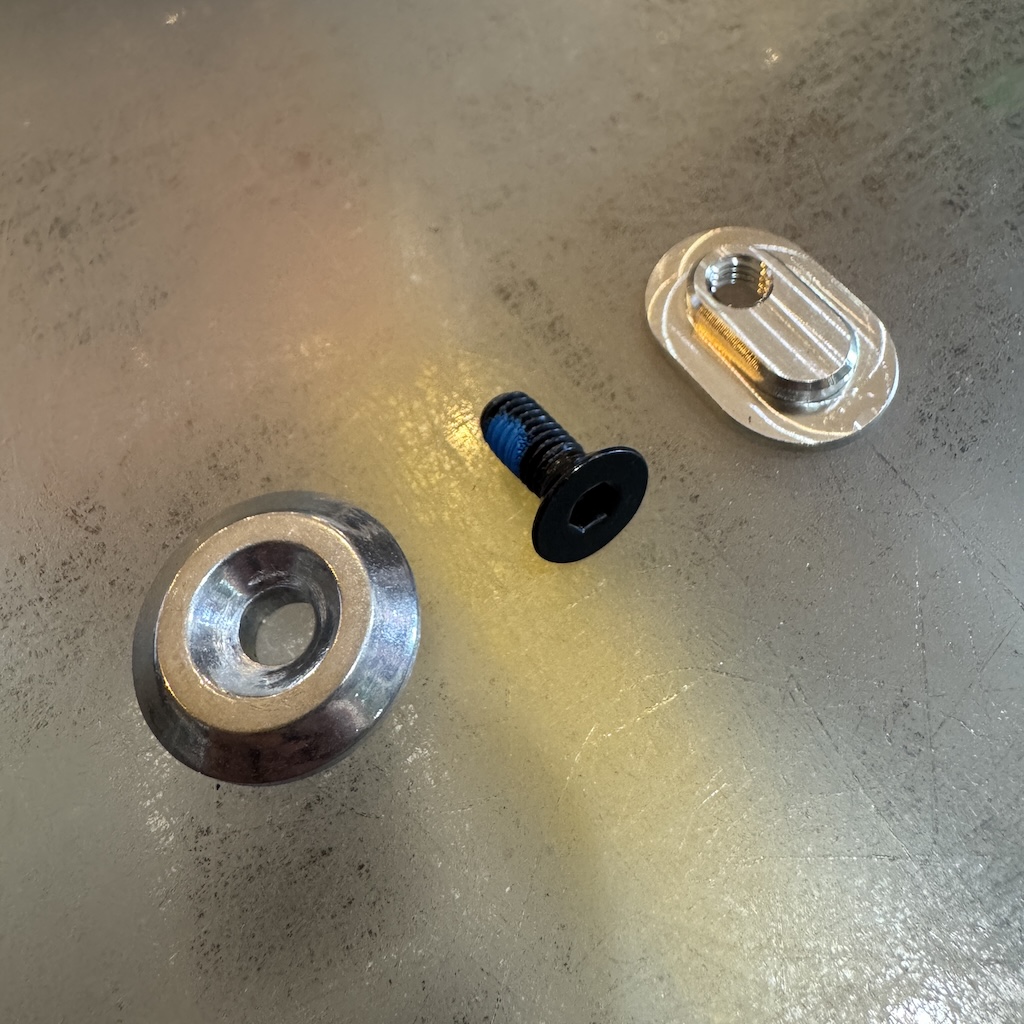 THEM - 909/901 Cuff Bolt Set