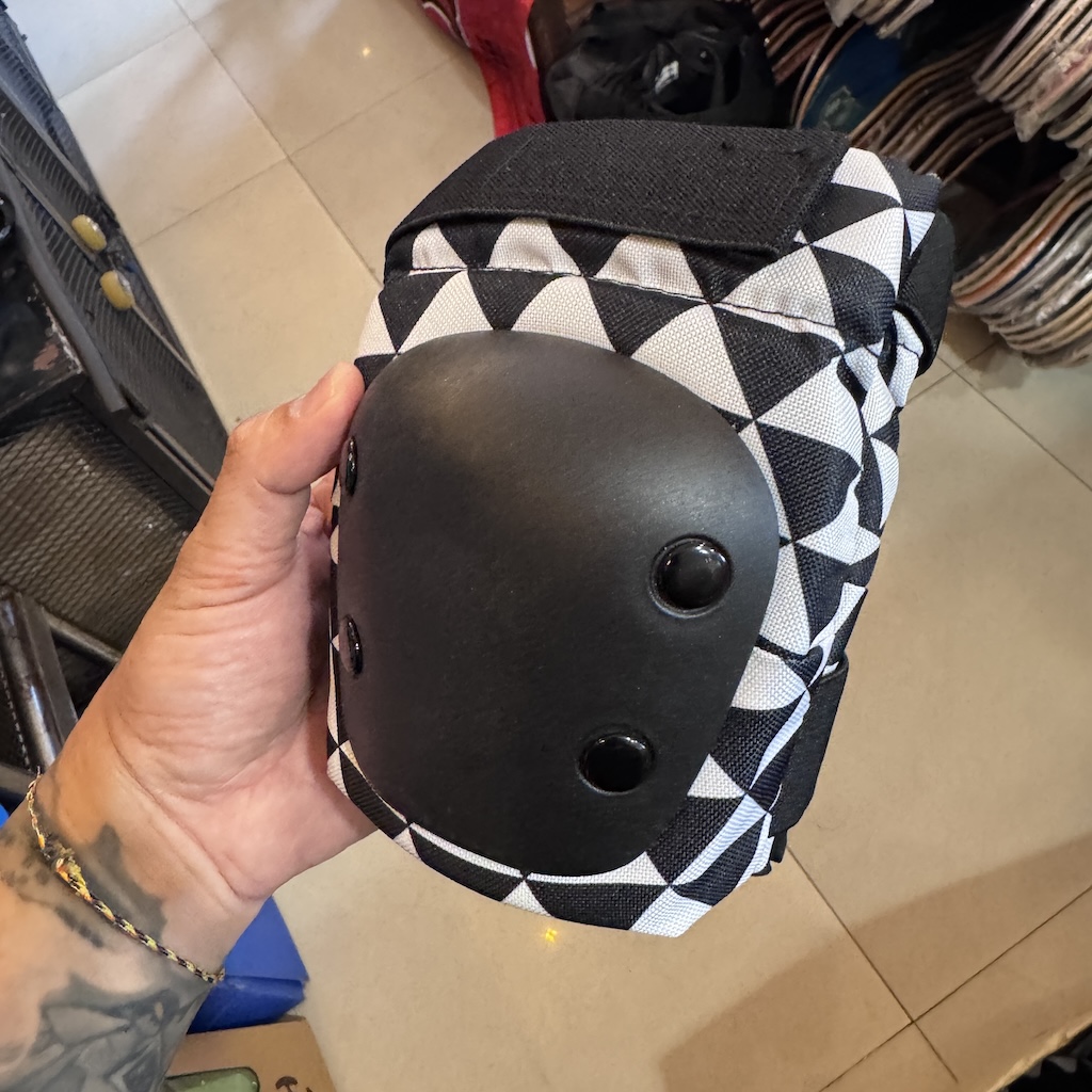 SKATEGEAR - Razzle Park Tripack Padset