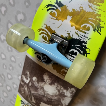 MADNESS - Desparate Eyes Super Sap R7 8.375" Glow Cruiser Complete Skateboard