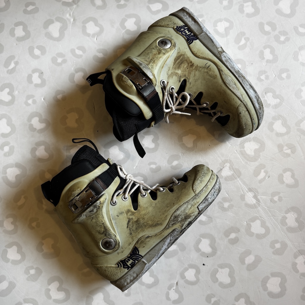 THEM - Broskow Powder 908 Aggressive Inline Skate Boots (EU41-42 / USED)